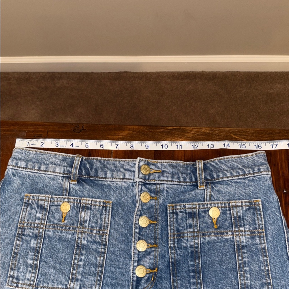 LOFT Patch Pocket High Rise Denim Shorts Size 6 - Picture 6 of 9